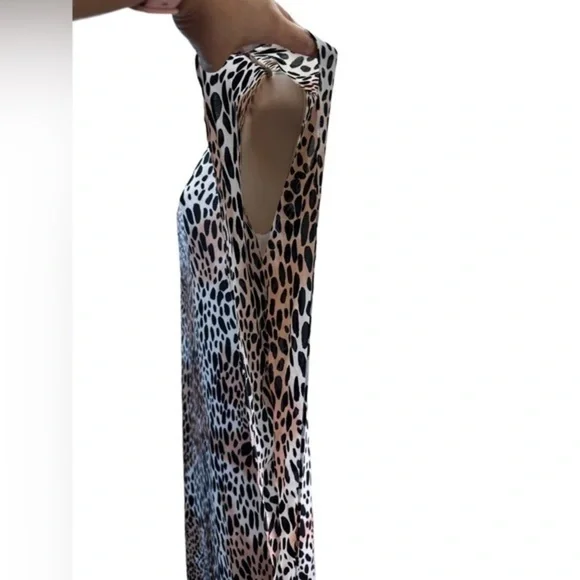 Buddy Love Grace Cheetah One shoulder maxi dress with side slit. - Picture 5 of 9